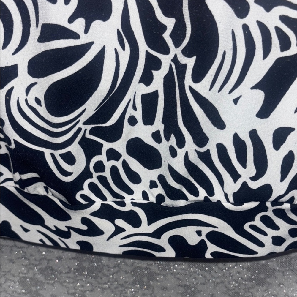 Worthington Black and White Flutter Sleeve Blouse - Picture 6 of 6